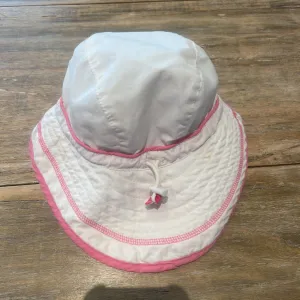 Calikids White ajust toggle brim Summerhat 18m-3T