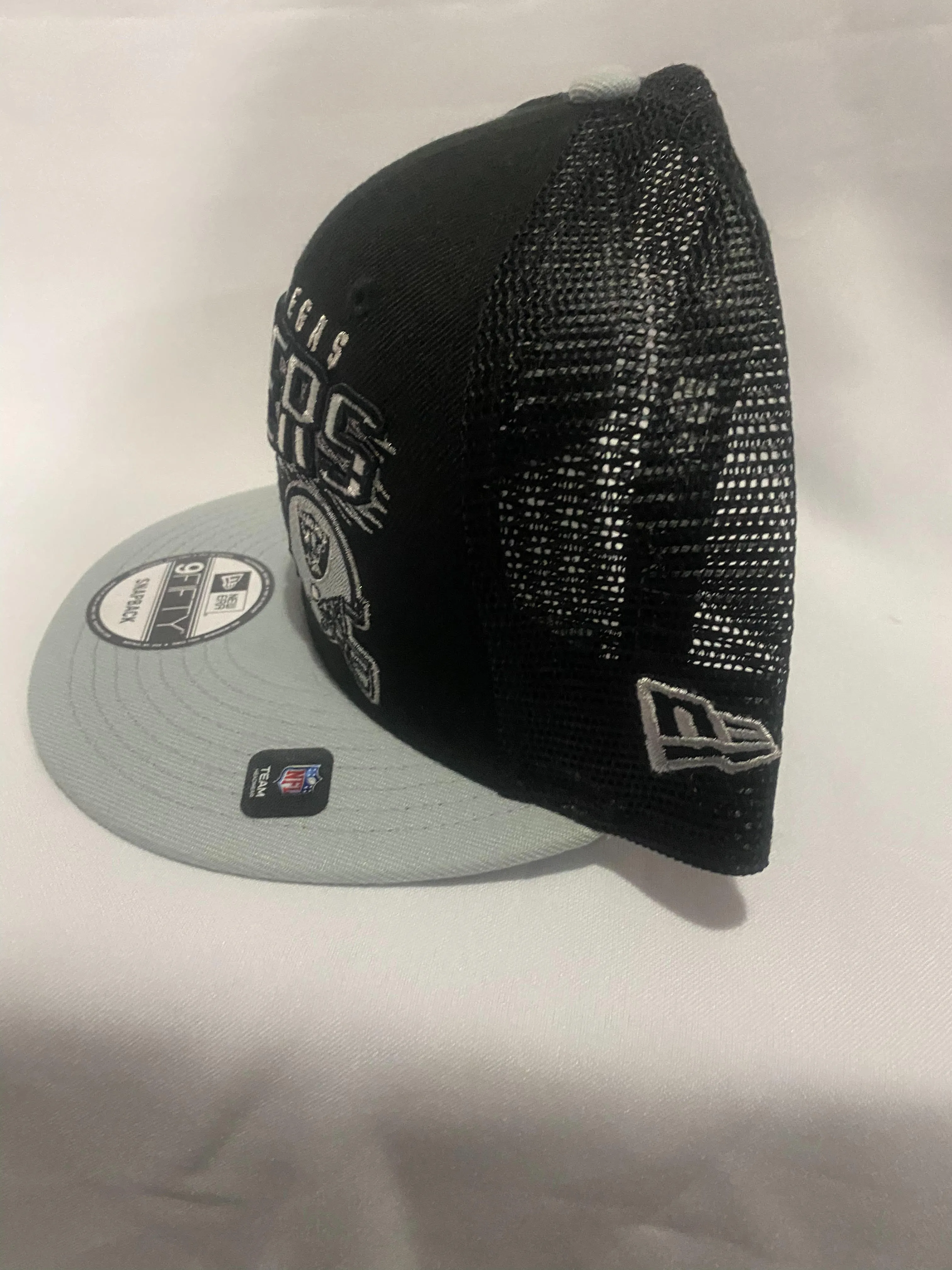 Las Vegas Raiders NFL 9Fifty Snapback Trucker Hat