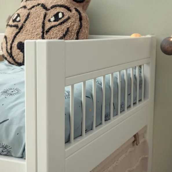 Semi high bed with straight ladder - Breeze