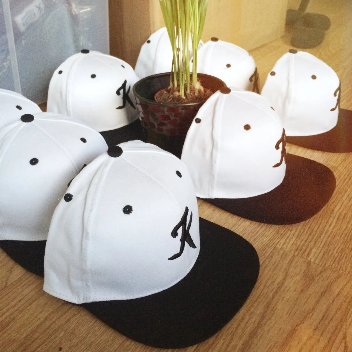 Snapback white-black